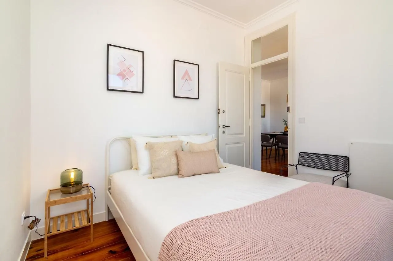 Whome | Mouraria Deluxe Apartment Lisbon Portugal